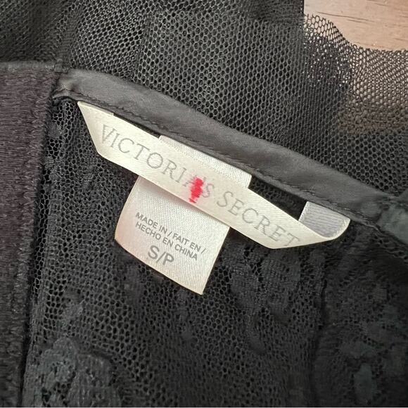 Victoria’s Secret Sheer Top Size S Black Floral Lace V Neck - Picture 7 of 9